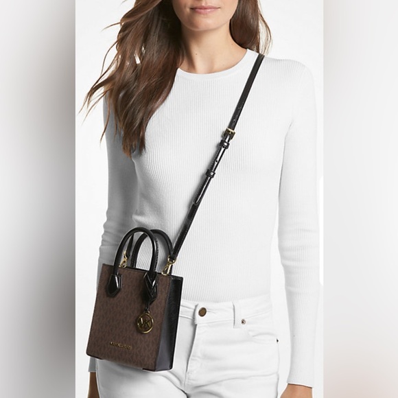 Michael Kors Signature Crossbody -BNWT - Picture 3 of 3